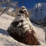 Mountain Emilia Apartmán *