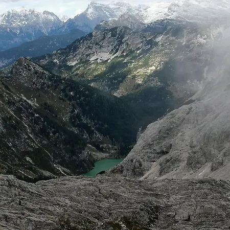 Mountain Emilia Apartamento