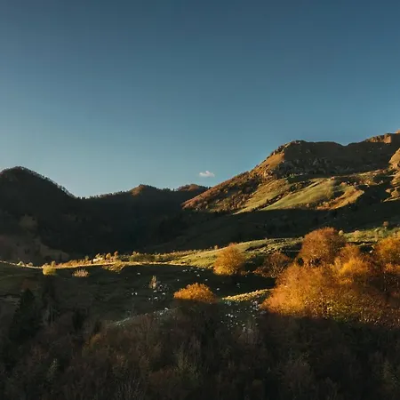 Mountain Emilia Apartment