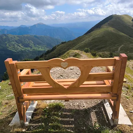 Mountain Emilia Apartamento